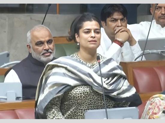 HI and WR Minister Smt. Shruti Chaudhary, while giving information during the monsoon session of the Vidhan Sabha today